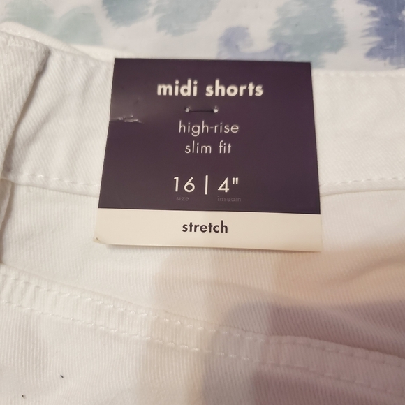 NWT Ava & Viv Women's Midi High Rise White Denim Shorts 16 - Picture 5 of 5